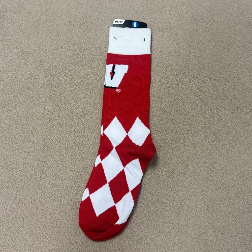 S5 NWT For Bare Feet Big Diamond Socks - Wisconsin Badgers -‎ OSFM